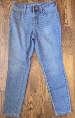 Universal Thread High Rise Jegging